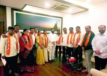 वर्धा जिल्ह्यात राजकीय भूकंप; काँग्रेसच्या नगराध्यक्षांसह उपाध्यक्ष, नगरसेवकांची शिवसेना शिंदे गटात ‘एन्ट्री’