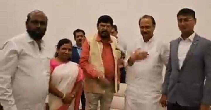 केंद्रियराज्यमंत्री रामदास आठवले यांनी घेतली उपमुख्यमंत्री अजितदादा पवार यांची सदिच्छा भेट.