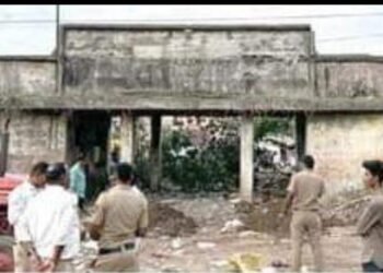 हिंगणघाट येथील जुने बसस्थानक परीसरातील अतीक्रमण झाले साफ, 43 वर्षानंतर घेतला मोकळा श्वास.