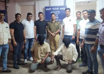 जेजुरी येथील माजी नगरसेवक महेबुब सय्यदलाल पानसरे, रा. जेजुरी, पुणे यांचा निर्घुन खुन करणा-या मुख्य दोन आरोपीतांना गुन्हे शाखा, पुणे शहर यांचेकडून जेरबंद केले.