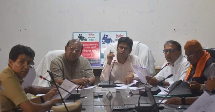 समृध्दीवर महामार्गा वर वाहनास 100 किमी अंतरावर थांबा द्यावा, प्रवाशांच्या सुरक्षितते साठी सर्व संबंधित यंत्रणांनी प्रभावी उपाययोजना कराव्या.