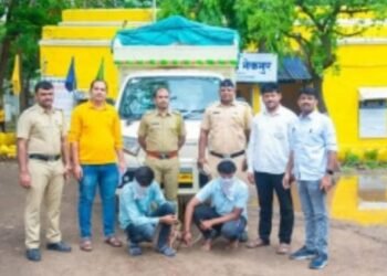 बीड: लाखोंचा रुपयांचा अवैध गुटखा जप्त पोलिसांनी दोघांना ठोकल्या बेड्या; गुटखा मालकावरही नेकनूर पोलीसात गुन्हा दाखल.