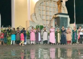 हिंगणघाट: शासकीय वैद्यकीय महाविद्यालय महिला कृती समितीचे ४९ व्या दिवशी काळया बांगड्या घालून आंदोलन.