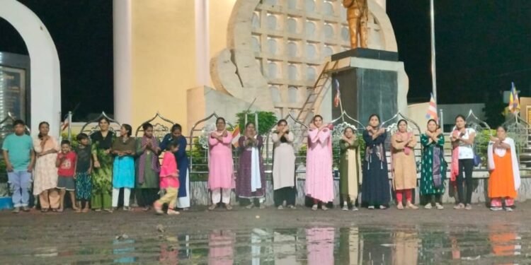 हिंगणघाट: शासकीय वैद्यकीय महाविद्यालय महिला कृती समितीचे ४९ व्या दिवशी काळया बांगड्या घालून आंदोलन.