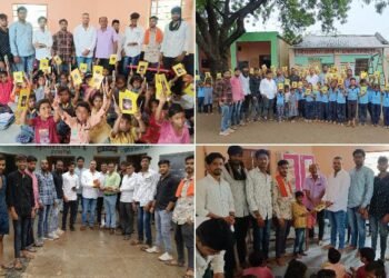 अकोला: युवा मल्टीपर्पज फाउंडेशनच्या वतीने शाळेतील विद्यार्थ्यांना नोट बुक व पेन पेन्सिल वाटप.