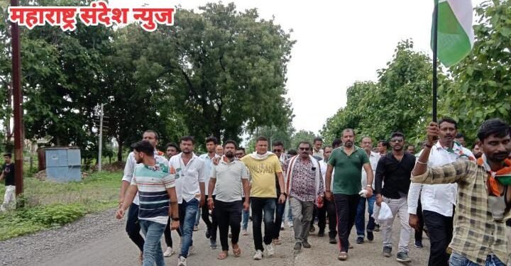 तळेगाव ते आर्वी या 12 किलोमीटर रखडलेल्या रस्त्याच्या कामाच्या निषेधार्थ माजी आमदार अमर काळे यांच्या नेतृत्वात भव्य पदयात्रा.