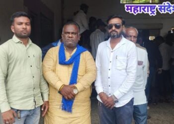 बेडग गावातील लाँग मार्च काढणाऱ्या आंबेडकरी लोकांची तथागत ग्रुपचे संस्थापक अध्यक्ष संदिप गवई यांनी घेतली भेट.