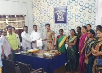 राजू डोहे याचेवर फौजदारी गुन्हा दाखल करुन प्रतिबंधात्मक कारवाही कराण्यात यावी, माजी आमदार सुदर्शन निमकर यांनी दिली तक्रार.