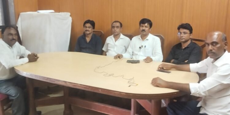 सावनेर येथील विविध संघटनेच्या वतीने मणिपूर येथे महिलांचे नग्न अवस्थेत दिंड काढणाऱ्या घटनेचा निषेध.