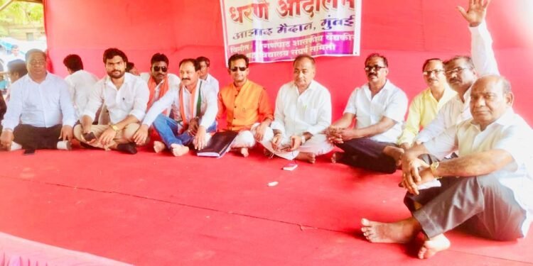 हिंगणघाट येथील शासकीय वैद्यकीय महाविद्यालय व्हावे यासाठी आझाद मैदान मुंबई येथे धरणे आंदोलन.