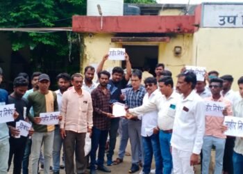 वंचित बहुजन युवा आघाडी आर्वी तालुक्याच्या वतीने मणिपूर घटनेची सखोल चौकशी करून दोषींना फाशीची शिक्षेसाठी काढण्यात आला निषेध मोर्चा.