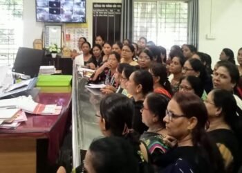 सवित्रिच्या लेकी चॅरिटेबल ट्रस्टच्या वतीने मणिपूर येथे महिलावर झालेल्या अत्याचाराचा निषेध, हिंगणघाट तहसीलदार यांना देण्यात आले निवेदन.