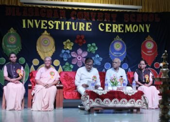 बल्लारपूर शहरके दिलासाग्राम कॉन्वेंट स्कूल में संपन्न हुआ विद्यार्थी शपथ ग्रहण समारोह.