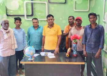 माजी जि.प. अध्यक्ष तथा कृषी बाजार समिती सभापती अजय कंकडावार यांनी बोरी येथे नवीन दर्ग्याचे बांधकामासाठी केली आर्थिक मदत.