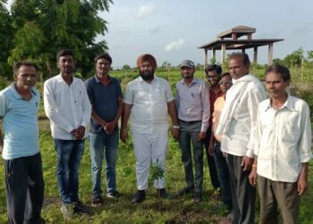 माजी मंत्री आ. रणजीत कांबळे यांच्या वाढदिवसा निमित्त पोहना सर्कल भिवापूर गावाच्या वृक्षारोपण करून कांबळे यांचा वाढदिवस साजरा.