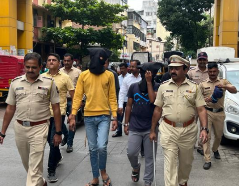 “फरासखाना पोलीसांची दमदार कामगिरी ! दहशत माजवणान्या आरोपींची काढली धिंड..