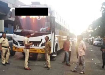 खाजगी प्रवासी वाहनाचे परवाणे, प्रमाणपत्र, वहन क्षमता तपासाणीचे निर्देश, बसमध्ये सुरक्षात्मक उपाययोजना आवश्यकता.