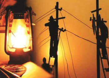 राजाराम परिसरात प्रत्येक ऋतूत होतोय विजेचा लपंडाव दर ५, १० मिनिटांनी वीज तड्यात, मड्यात, कमी दाबाचा पुरवठामुळे नागरिक त्रस्त.