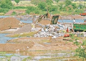 १ जुलै ते ३१ जुलै महिन्याभरात ठाणे तहसिलदारां कडून अवैध वाळूउपसा करणाऱ्या बोटींवर धडक कारवाई.