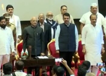 राष्ट्रवादी काँग्रेसमध्ये बंडखोरी अजित पवार बरोबर अनेक आमदाराने थाटला शिंदे फडणवीस बरोबर संसार.