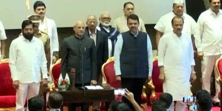 राष्ट्रवादी काँग्रेसमध्ये बंडखोरी अजित पवार बरोबर अनेक आमदाराने थाटला शिंदे फडणवीस बरोबर संसार.