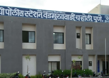 रात्रीची ड्युटी चुकवण्यासाठी चाकू लावून जबरी चोरीची खोटी तक्रार दिघी पोलीस ठाण्याचे तपास पथकाकडून उघड करून फिर्यादी यांच्याकडून मोबाईल जप्त केले