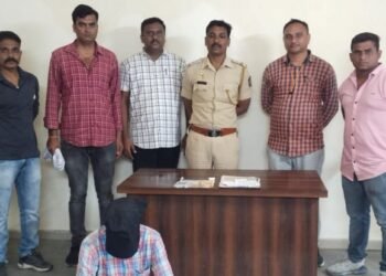 समुद्रपूर पोलीसांकडून नंदोरी गावातील रहिवासी असलेल्या सट्टा जुगार अड्ड्यावर छापा, 48,860 मुद्देमाल जप्त व आरोपीस ताब्यात.