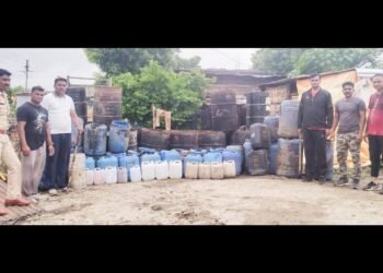 समुद्रपूर पोलीसांकडून शिवणी पारधी बेडा येथे प्रभावी वाॅशआउट मोहिम, 1,13,300 रूपये किमतीचा मुद्देमाल जप्त करून केला नष्ट.