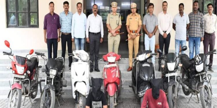 वर्धा: चोरीची दुचाकी विकायला आला अन् पोलिसांच्या जाळ्यात अडकला, चौघांना अटक; 7 चोरीच्या दुचाकी हस्तगत.