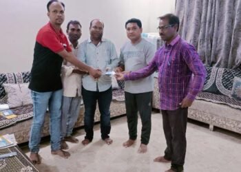 अहेरी: बुद्ध विहाराच्या जीर्णोद्धारासाठी माजी आ. दिपकदादा आत्राम यांचा पुढाकार, बांधकामासाठी आर्थिक मदत सुपूर्द.