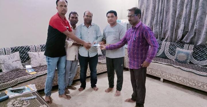 अहेरी: बुद्ध विहाराच्या जीर्णोद्धारासाठी माजी आ. दिपकदादा आत्राम यांचा पुढाकार, बांधकामासाठी आर्थिक मदत सुपूर्द.