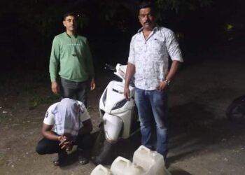 वर्धा: सेलू पोलिसांची कारवाई अवैध दारू तस्करी वर धडक कारवाई, 1 लाखाचा मुद्देमालासह एक आरोपी अटक.