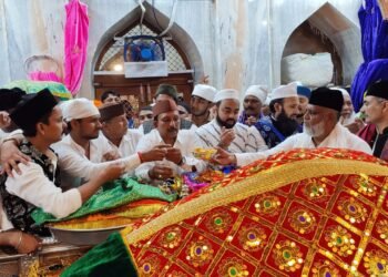 बाबा ताजुद्दीन औलिया यांच्या 101 व्या वार्षिक उर्स निमित्त श्री. क्षेत्र वाकी दरबार काढण्यात आला शाही संदल.