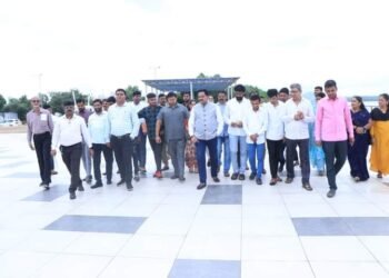 जलवाहतुकीसाठी ठाणे लवकर सज्ज होणार;खासदार राजन विचारे यांच्या पाठपुराव्याने कोलशेत येथे जेट्टीच्या कामाला लवकर सुरुवात.