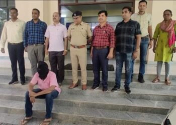 वर्धा गुन्हेगार प्रवृत्तीच्या व्यक्तीने घराचे बनावट व खोटे दस्ताऐवज तयार करून घर लुटण्याचा प्रयत्न, आरोपीला पोलिसांनी ठोकल्या बेड्या.