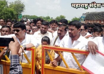 नागपुर : हल्दीराम फैक्ट्री प्रशासनाविरुद्ध कांग्रेस ने केले जोरदार आंदोलन. अखेर हल्दीराम फैक्ट्रीच्या मालकाने मागितली माफी.