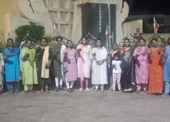 हिंगणघाट: शासकीय वैद्यकीय महाविद्यालय महिला कृती समितीचे ९० व्या दिवशी काळे पेले हातात घेऊन आंदोलन.