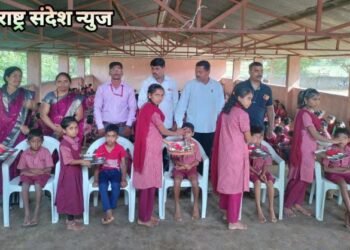 नाशिक: मधुकररावजी पिचड प्राथमिक आश्रम शाळा शेरी येथे आदिवासी मुला मुलींसोबत रक्षाबंधन मोठ्या उत्साहात साजरा.