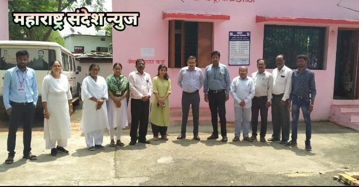 कोरपणा तालुक्यातील कवठाळा येथील प्राथमिक आरोग्य केंद्रला वैद्यकीय अधिकारी यांनी दिली भेट.