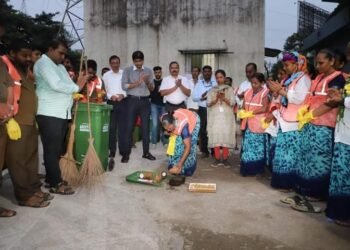 ठाणे महापालिका क्षेत्रात रस्ते सफाईचे नवीन पर्व सुरू; ‘मुख्यमंत्र्यांचे बदलते ठाणे’ या मोहिमेला बळ.