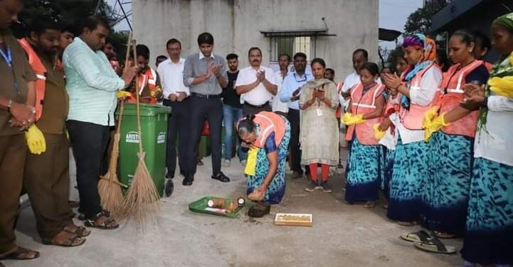 ठाणे महापालिका क्षेत्रात रस्ते सफाईचे नवीन पर्व सुरू; ‘मुख्यमंत्र्यांचे बदलते ठाणे’ या मोहिमेला बळ.
