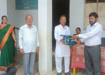 जनता हायस्कूल (डेपो शाखा) बल्लारपूर या शाळेला लोक सहभागातून प्राप्त झाले सिलिंग फॅन.