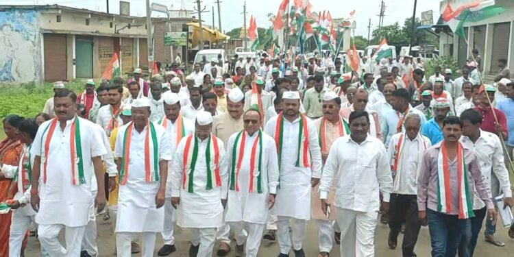 गडचिरोली: भाजप सरकारचे अपयश चव्हाट्यावर आणण्या करिता, काँग्रेसच्या जनसंवाद पदयात्रेला आज पासून सुरुवात.