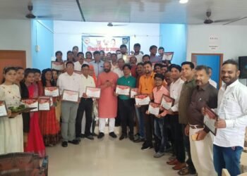 लक्ष्य ग्रुप बल्लारपुर की तरफ से शिक्षक दिवस के उपलक्ष्य में बल्लारपुर के 55 शिक्षकों का किया सम्मानित। 