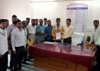 हिंगणघाट शहरातील रस्त्यांची झालेली दुरावस्था दूर न झाल्यास निद्रा आंदोलनाचा प्रहारचा इशारा.