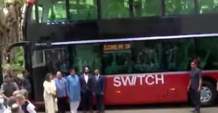 नागपुरातील ज्येष्ठ नागरिकांसाठी आनंदाची बातमी! आता सहलीसाठी ‘डबल डेकर ‘ ग्रीन बस आली.