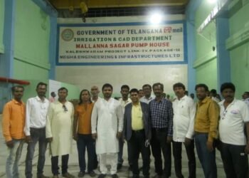 हिंगणघाट भारत राष्ट्र समितीचे नेते डॉ.उमेश वावरे याच्या नेतृत्वात विधानसभा क्षेत्रातील सरपंच उपसरपंचाचे  शिष्टमंडळ तेलंगणात.