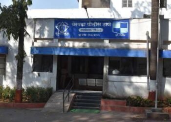 पुण्यात येरवडा परिसरात धारदार शस्त्राने वार करुन जबरदस्तीने पैसे लुटले, पोलिसांनी 5 आरोपींना ठोकल्या बेड्या.