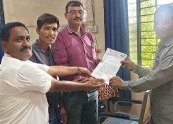 कवठेमहांकाळ बस स्थानकामधुन जाणाऱ्या बस मध्ये वाढ करून वेळेवर बस सुविधा सूरू करण्याबाबत सेवक लोकहित मंचकडुन निवेदन.