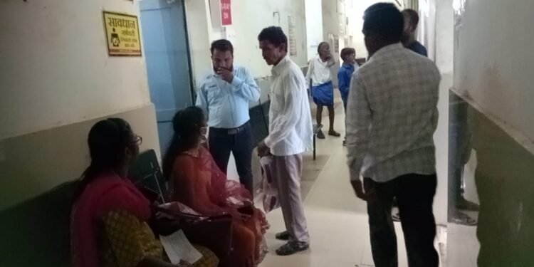 मूलकला फाउंडेशन कडून अपघातात जखमी  झालेल्या युवतीला मदतीचे हात.